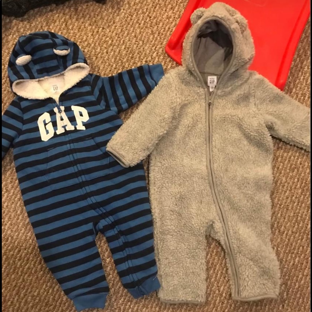 Baby Gap 6-12 month zip onesies